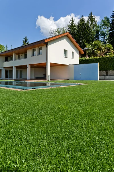 Bella casa di famiglia — Foto Stock