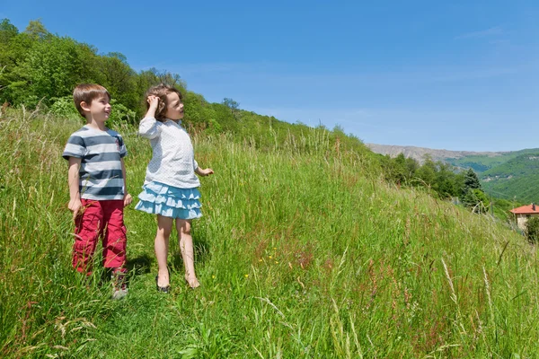 Two children outdoors — Stock Photo, Image