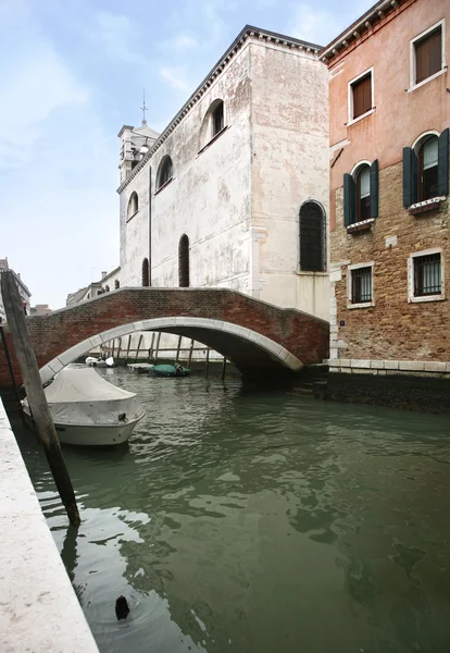 Calle característica de Venecia — Foto de Stock