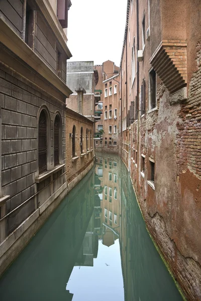 Characteristic street of Venice — Stock Photo, Image