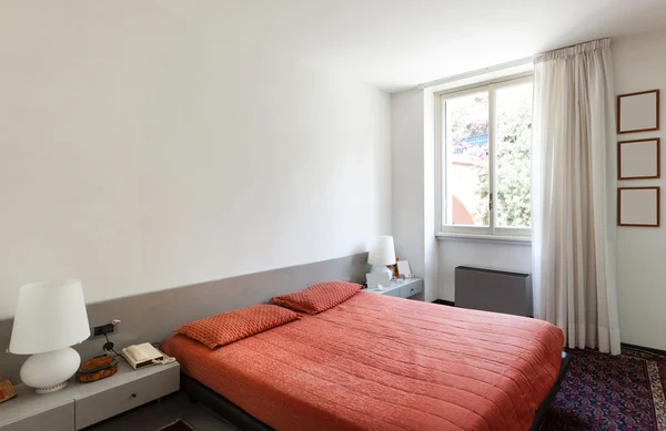 Casa interna, camera da letto — Foto Stock