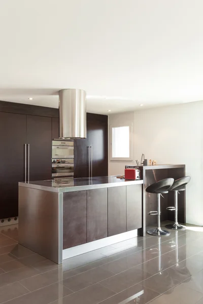 Lägenhet, modernt kök — Stockfoto