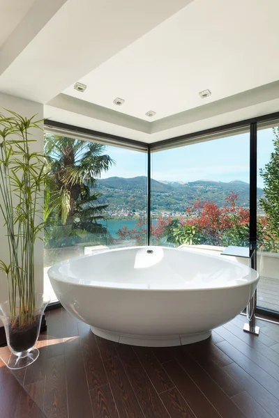 Prachtige badkamer weergave — Stockfoto