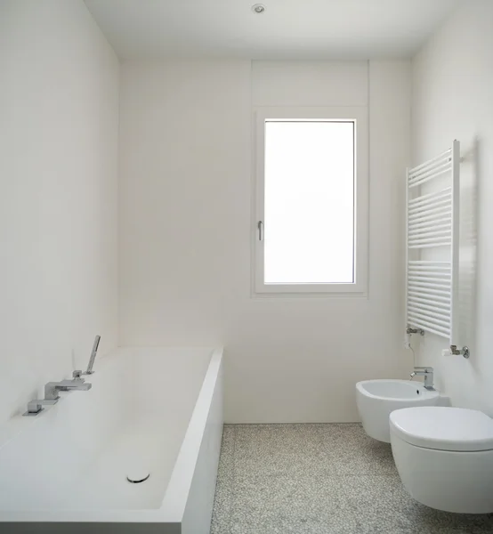 Gemauerte Dusche im modernen Badezimmer — Stockfoto © aaphotograph