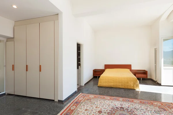 Casa interna, camera da letto — Foto Stock