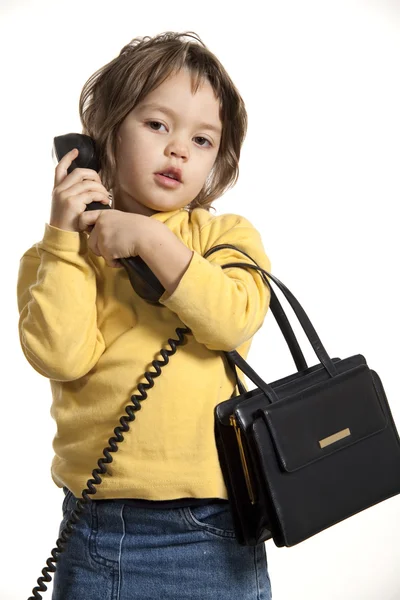 Petite fille avec téléphone — Photo