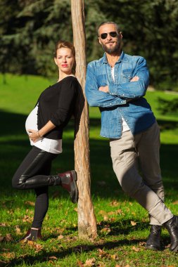 Hamile iki açık içinde