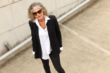 açık havada poz kadın