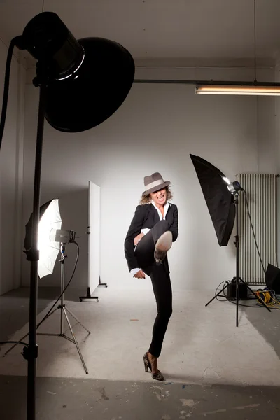 Hermosa mujer de negocios posando — Foto de Stock