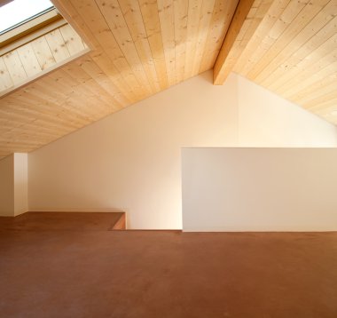 Laminat zemin ve ahşap CEI ile farklı katlarda daire