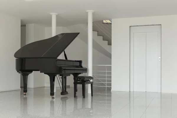 Sala con pianoforte a coda — Foto Stock