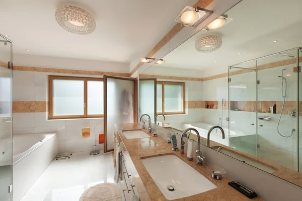 Interior of apartment, domestic bathroom — Stock Photo, Image