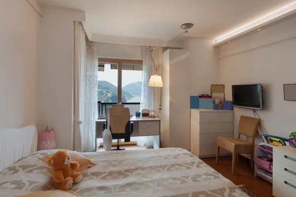 Kinderzimmer mit Doppelbett — Stockfoto