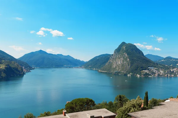 Θέα στη λίμνη Lugano — Φωτογραφία Αρχείου