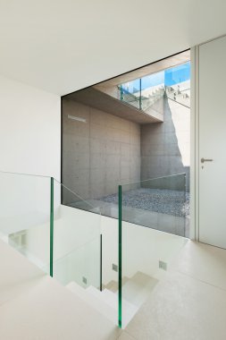 Modern bir evin iç, giriş