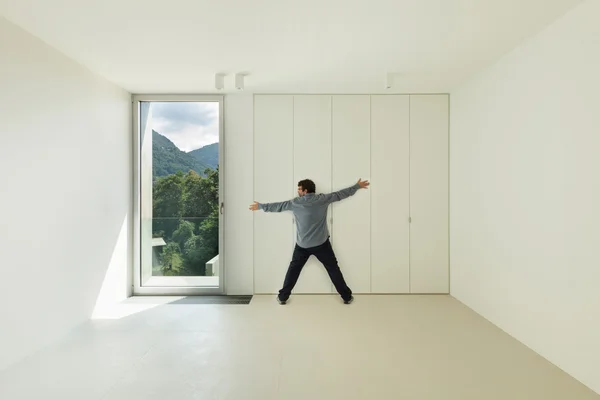 Habitación con un hombre dentro — Foto de Stock