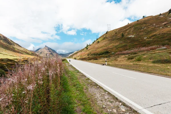 Passe alpino, estrada — Fotografia de Stock