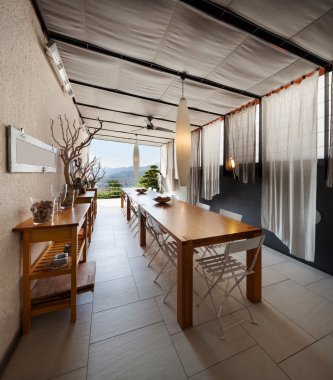 ahşap yemek masası