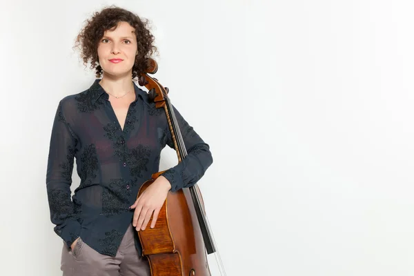 Retrato de violoncelista jovem — Fotografia de Stock