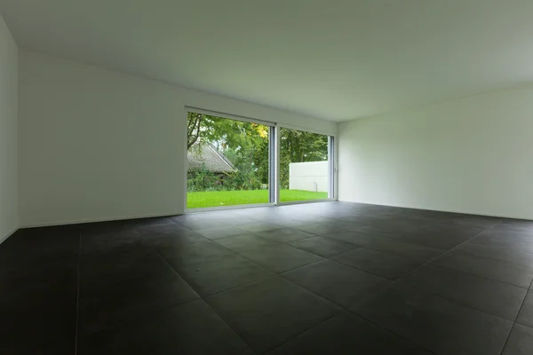 Innenraum, Wohnzimmer und großes Fenster — Stockfoto