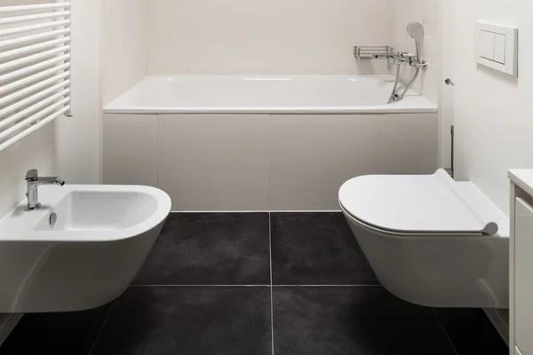 Salle de bain moderne, vide — Photo