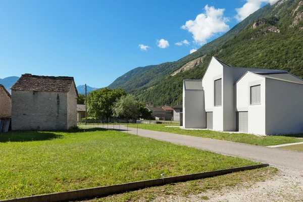 Casa bianca, all'aperto — Foto Stock