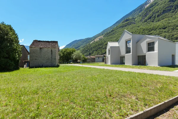 New house, outdoors — Stock Photo, Image