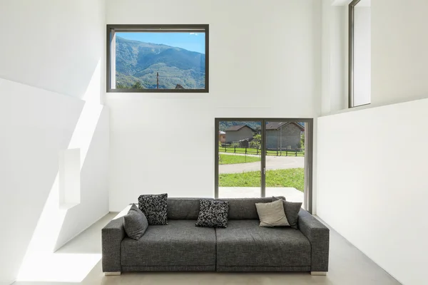 Interieur, woonkamer met sofa — Stockfoto