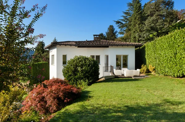 Casa en estilo clásico — Foto de Stock