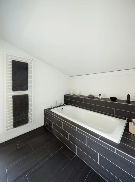 Salle de bain de maison moderne — Photo