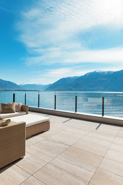 современная архитектура, красивая терраса
