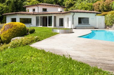 Yüzme havuzlu bir villa