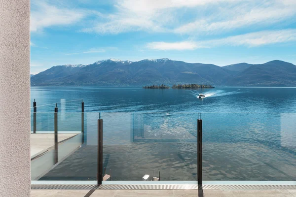 Terraza de un edificio, hermoso paisaje — Foto de Stock