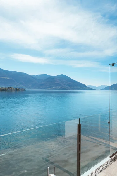 Prachtige landschap van een alpine meer — Stockfoto