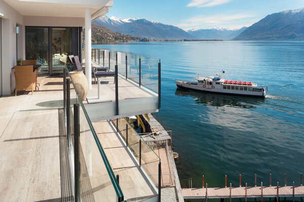 современная архитектура, красивая терраса
