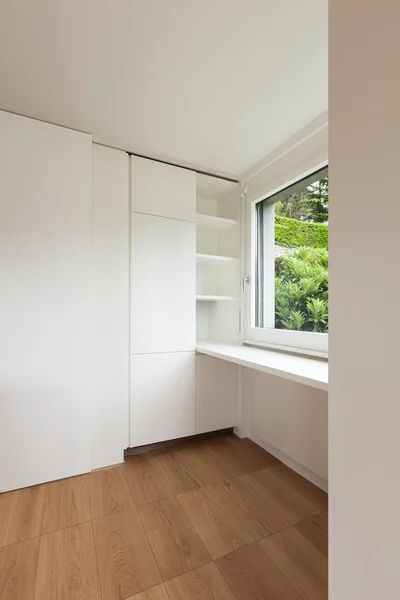 Innenraum, leeres Zimmer mit Fenster — Stockfoto