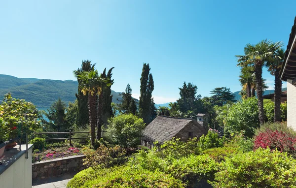 Hermosa vista al jardín — Foto de Stock