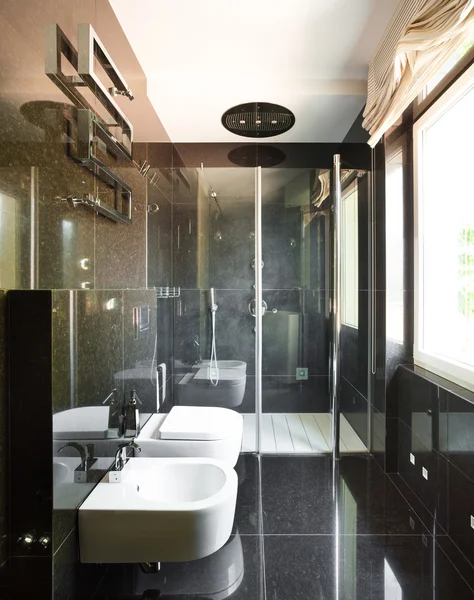 Інтер'єрів, сучасними ванними кімнатами — стокове фото