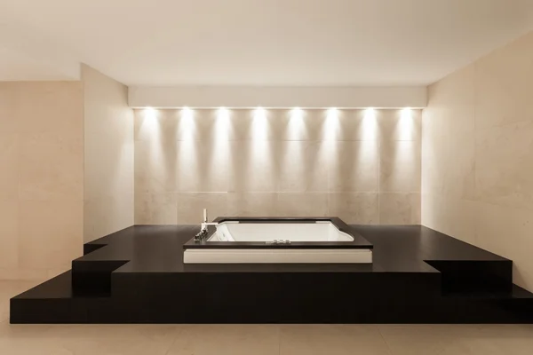 Interieurs, badkamer met jacuzzi — Stockfoto