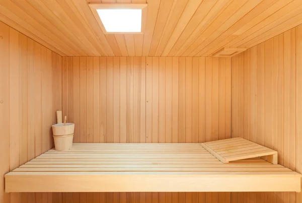 Interior de uma sauna de madeira — Fotografia de Stock