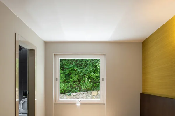창문 이 있는 빈 방 — 스톡 사진