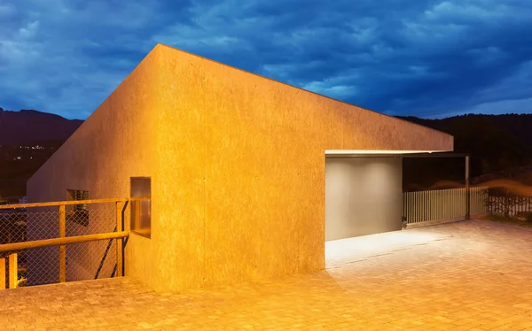 Entrada de un edificio moderno — Foto de Stock