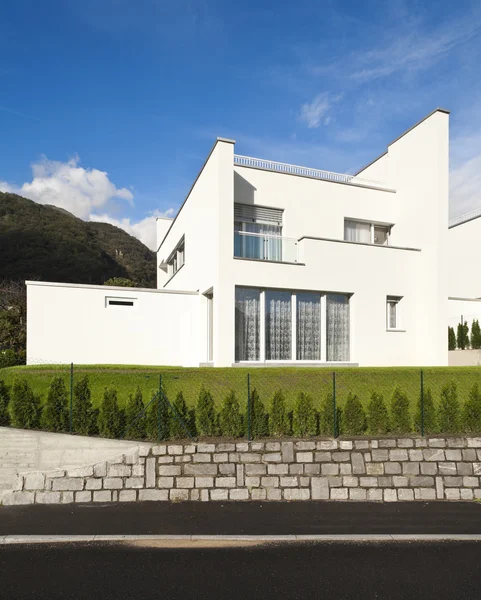 Moderne witte huis — Stockfoto