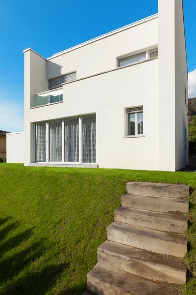 Moderne witte huis — Stockfoto