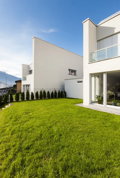 Moderne witte huis — Stockfoto