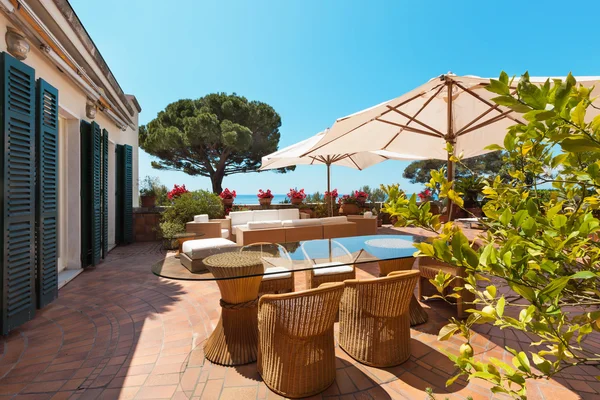 Schöne Terrasse, Sommer — Stockfoto