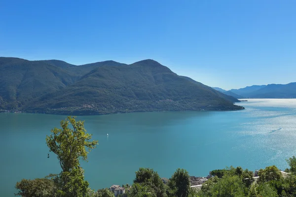 Maggiore Gölü Panoramisi — Stok fotoğraf