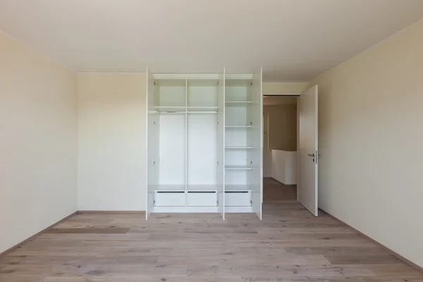 Interior, empty room with closet — Stock Photo, Image