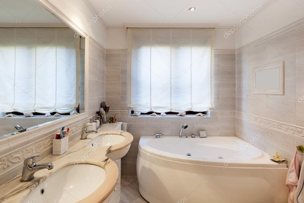 Bagno con rivestimento in marmo — foto stock © zveiger #97302816 Bagni rivestiti in marmo