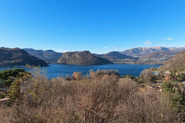 Vue panoramique sur le lac de Lugano — Photo